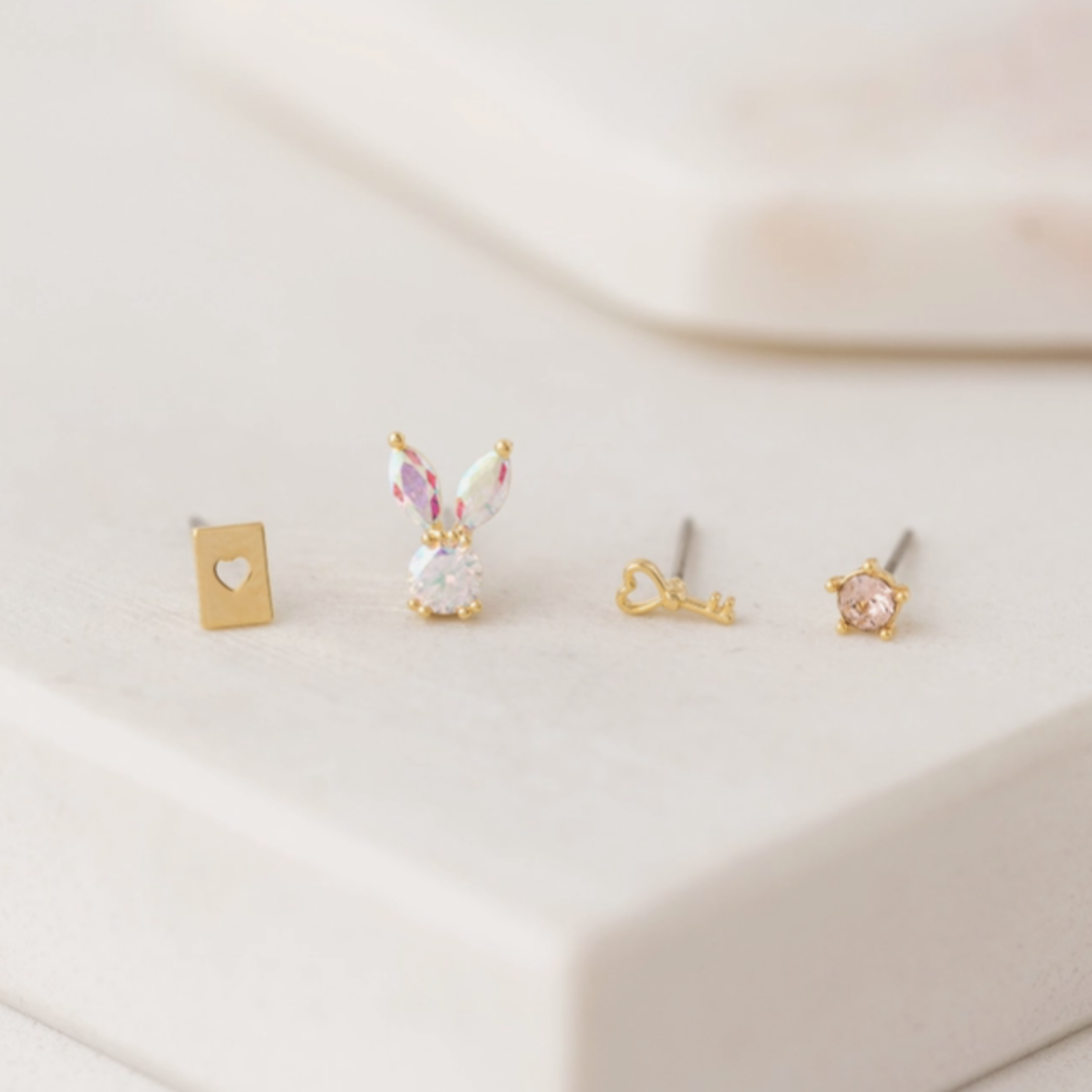 DOWN THE RABBIT HOLE EARRING SET