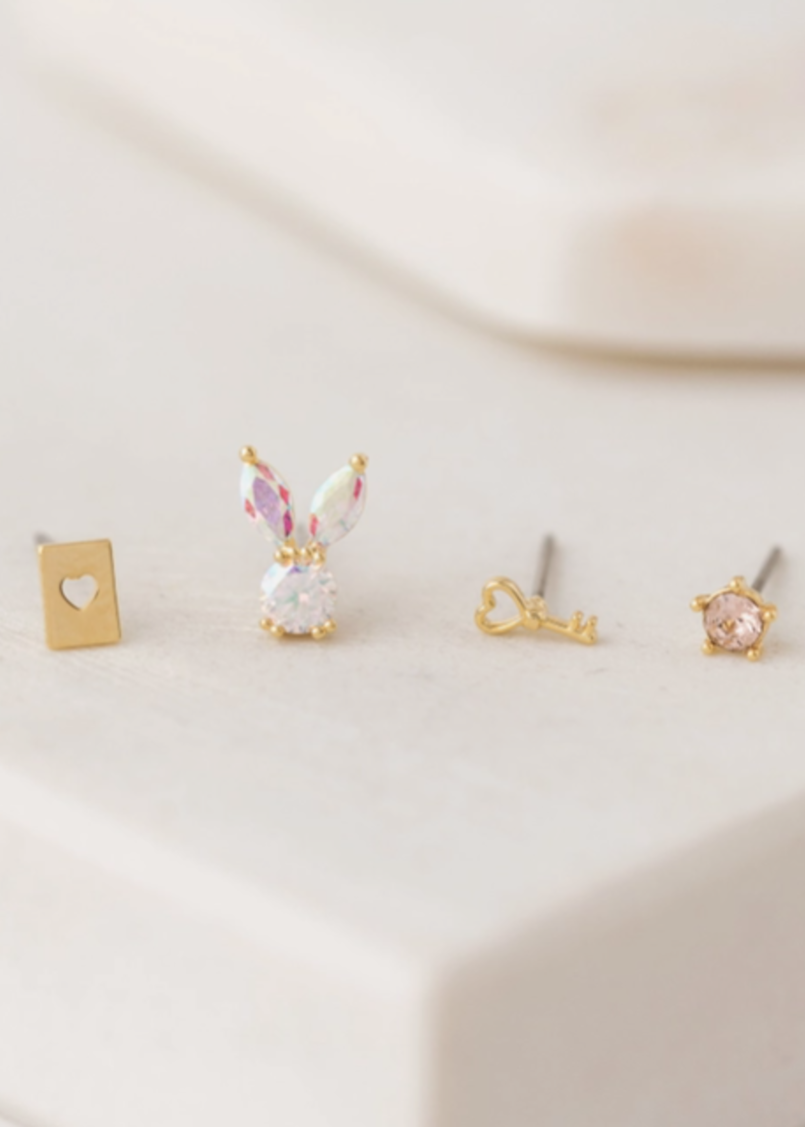 DOWN THE RABBIT HOLE EARRING SET