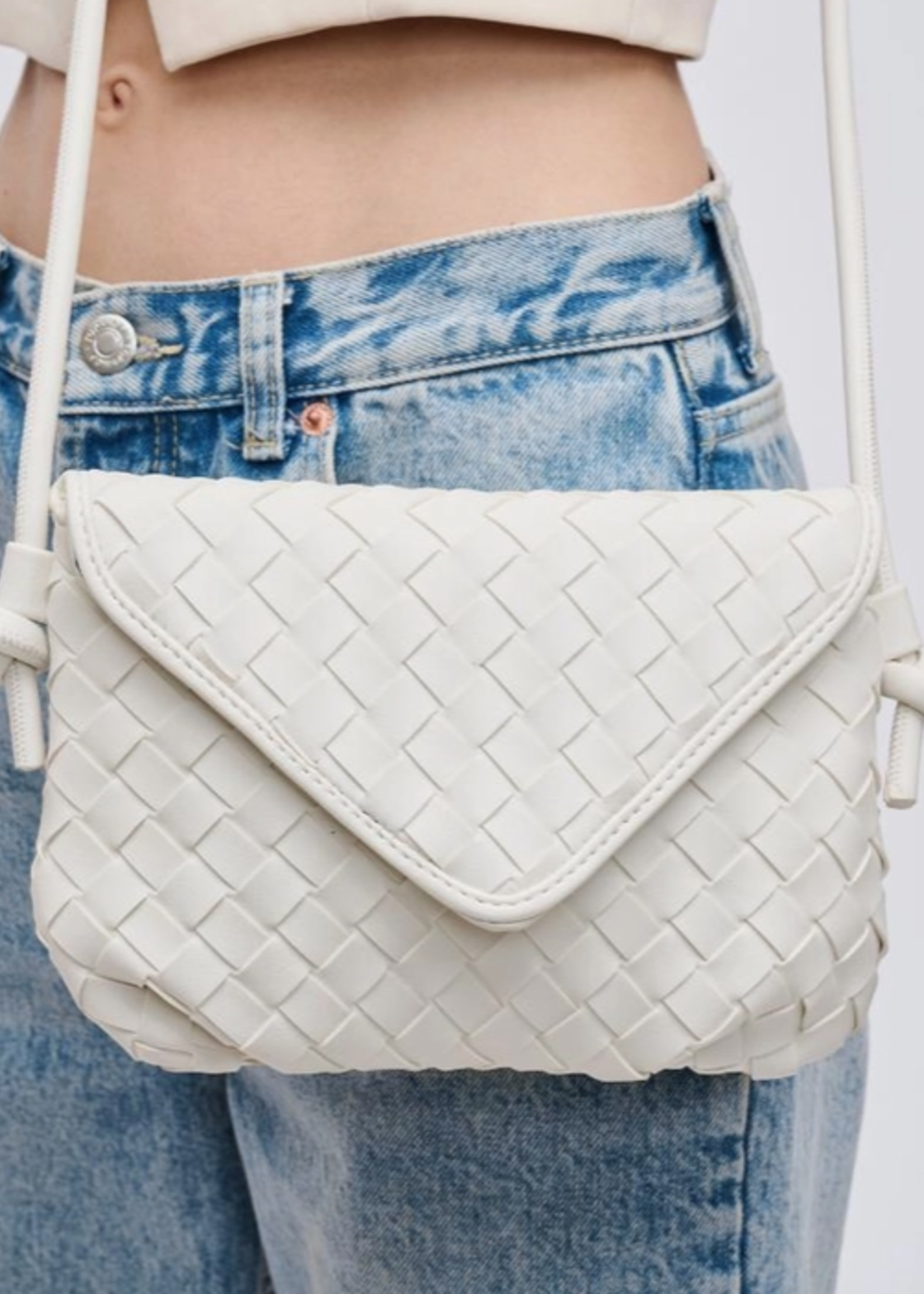 Kylo Woven Crossbody Oatmilk