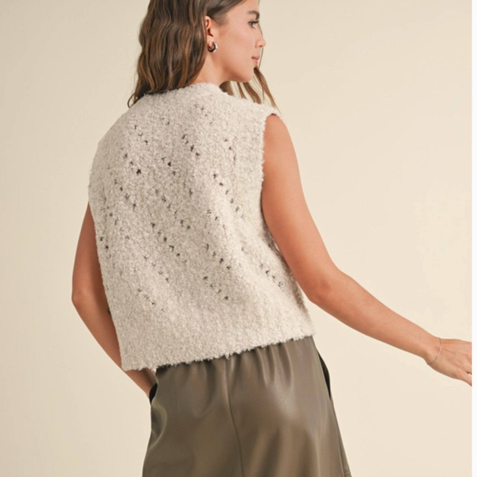 Knitted Vest With Curly Threads