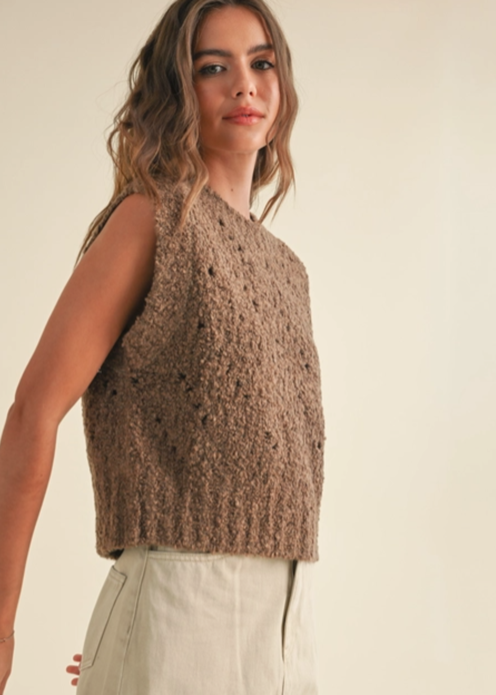 Knitted Vest With Curly Threads
