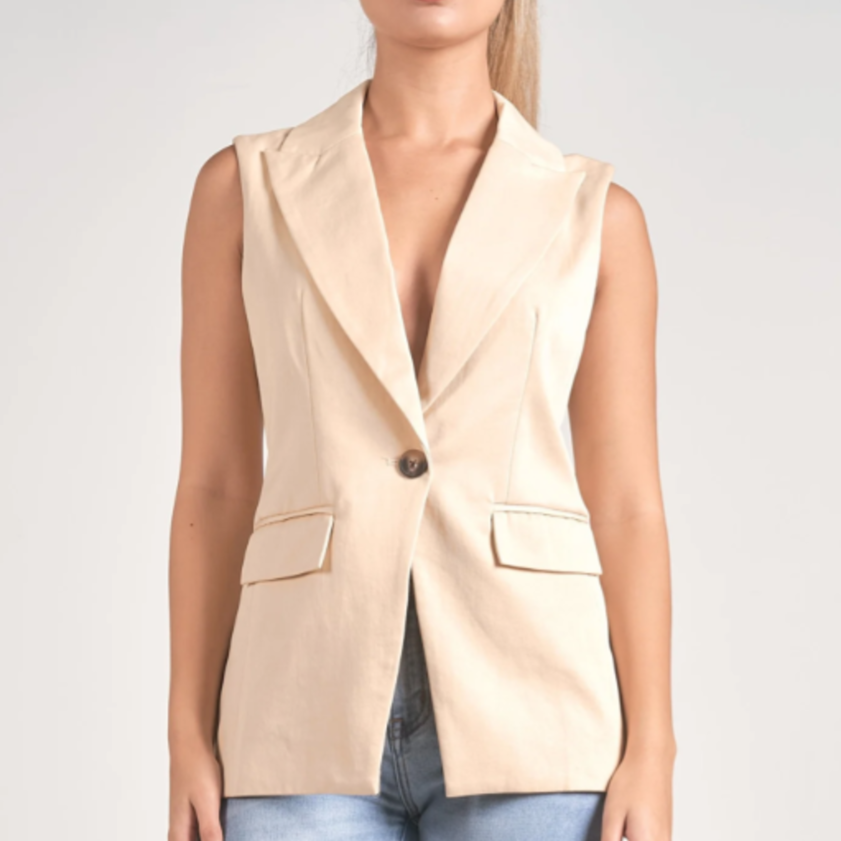 Elle Vest