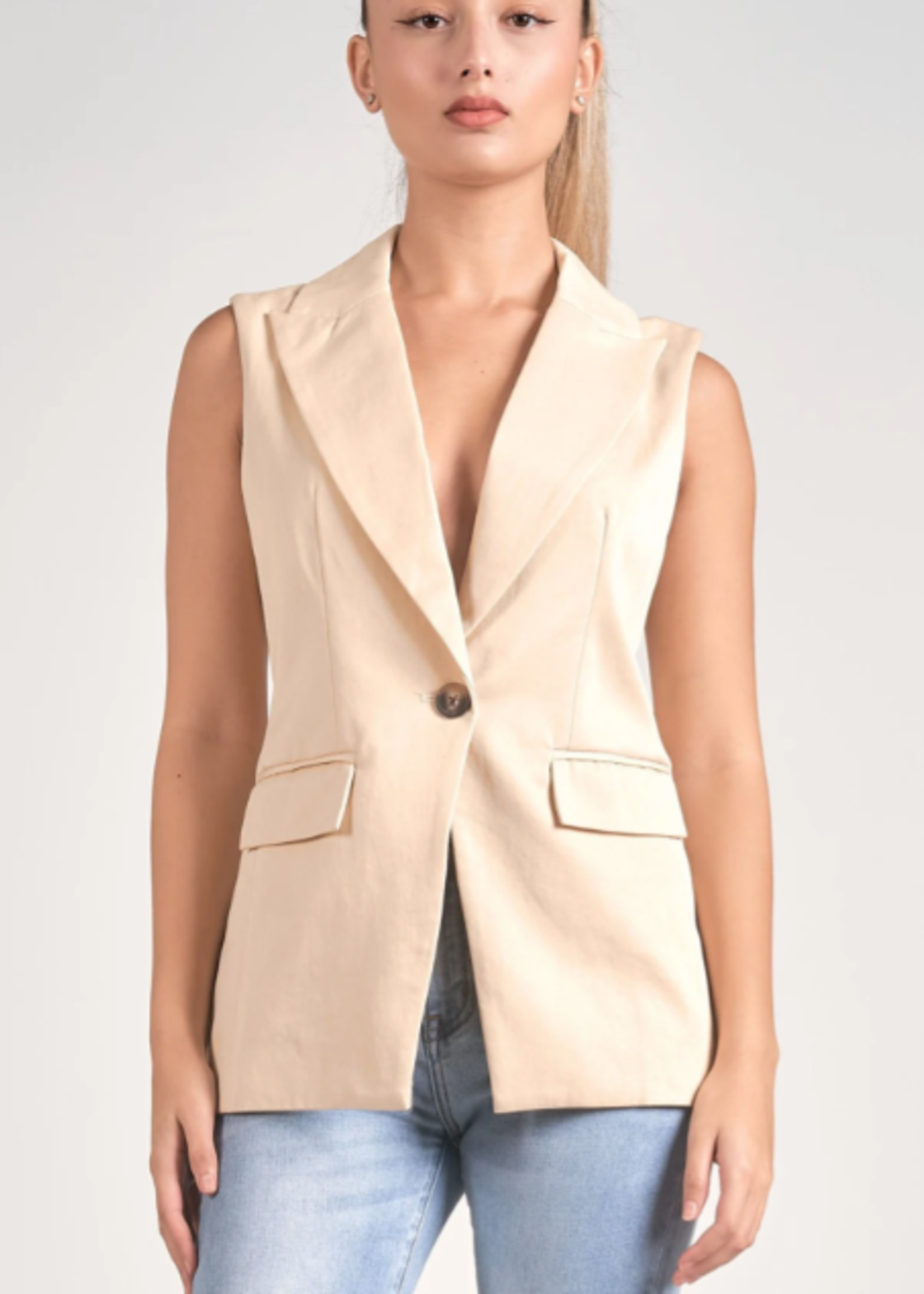 Elle Vest