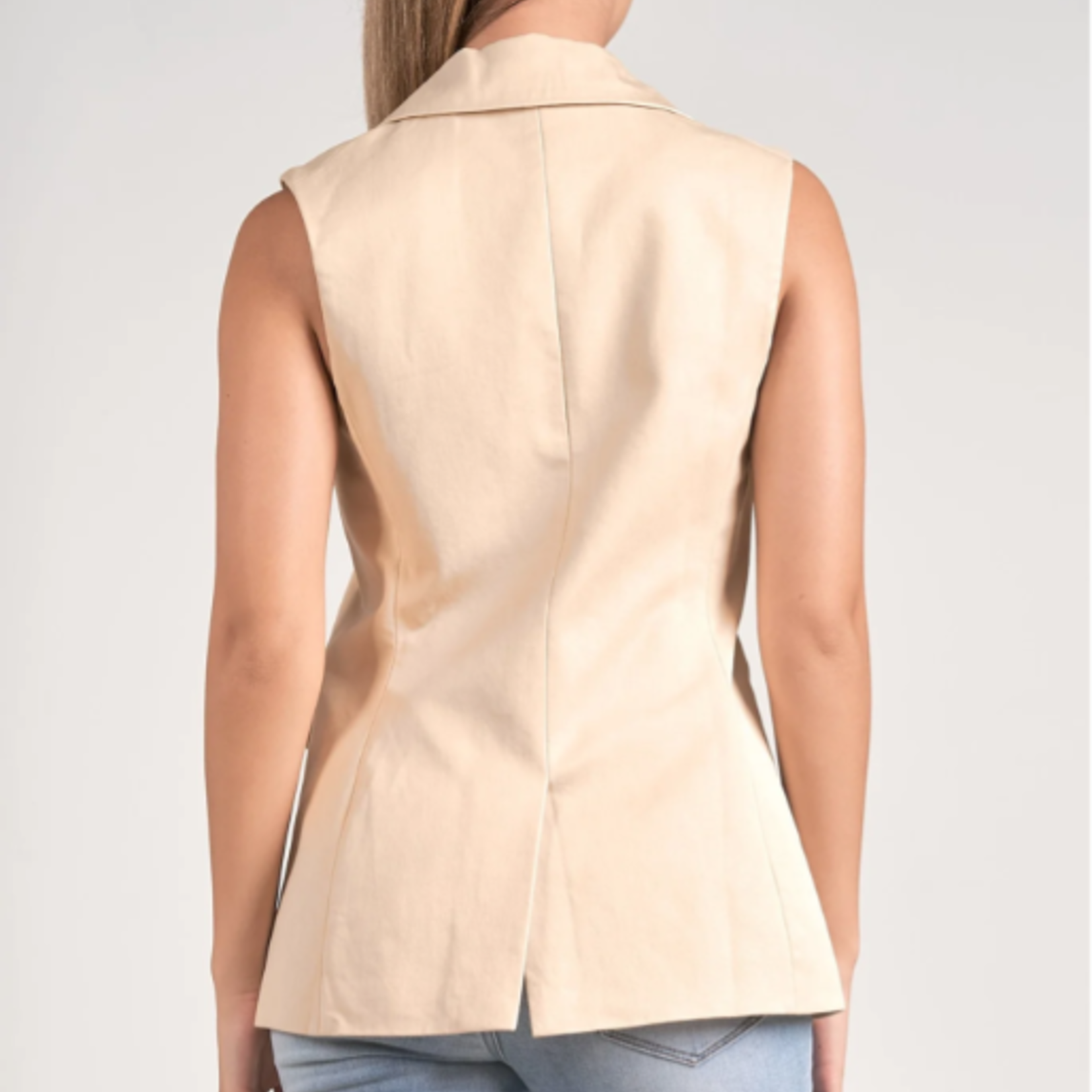 Elle Vest