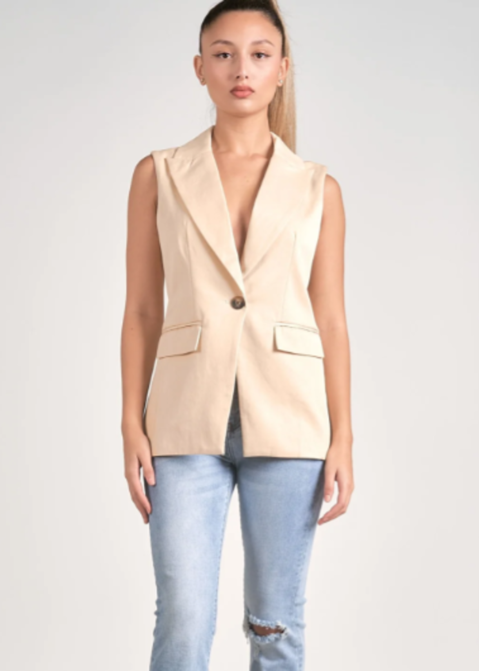Elle Vest