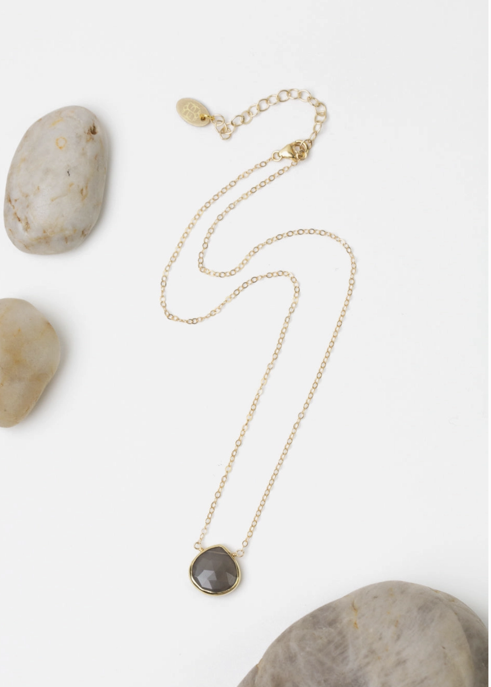 Sapphire - Faceted Grey Moonstone Bezel Simple Necklace