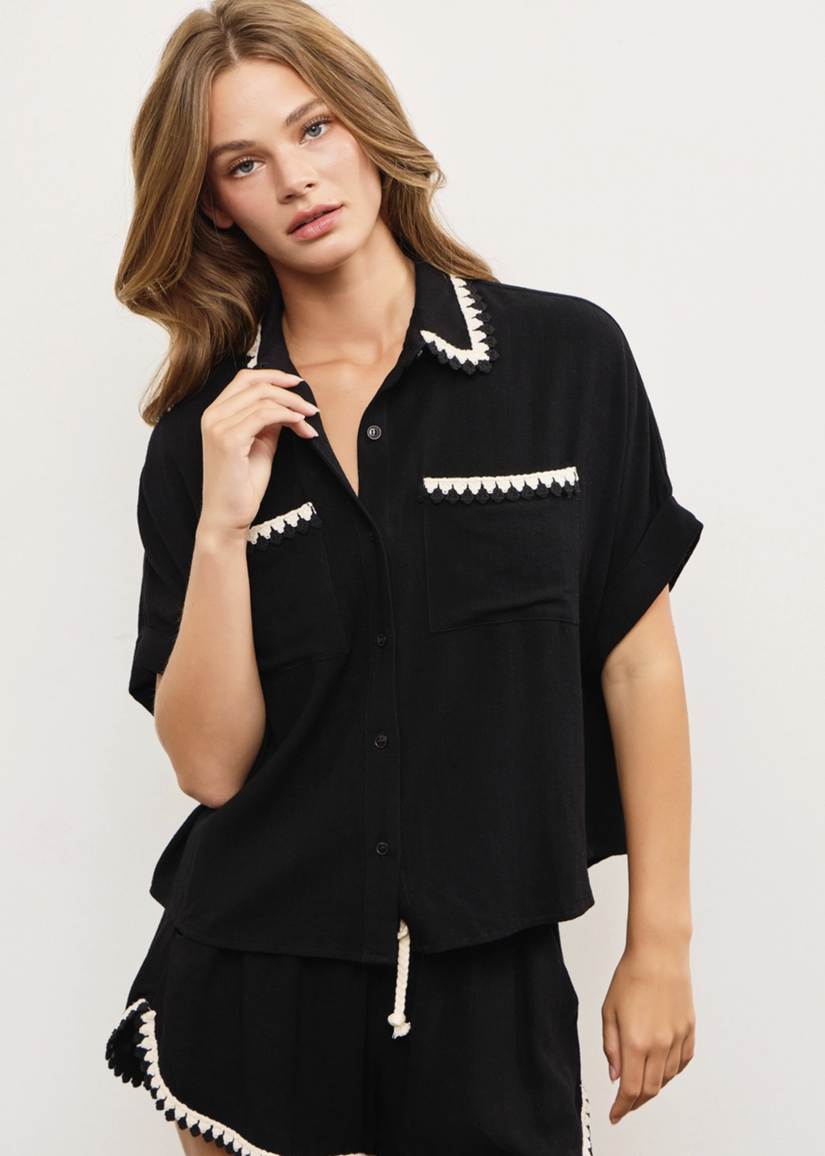 Embroidered Line Detail Short Sleeve Button Down Shirt