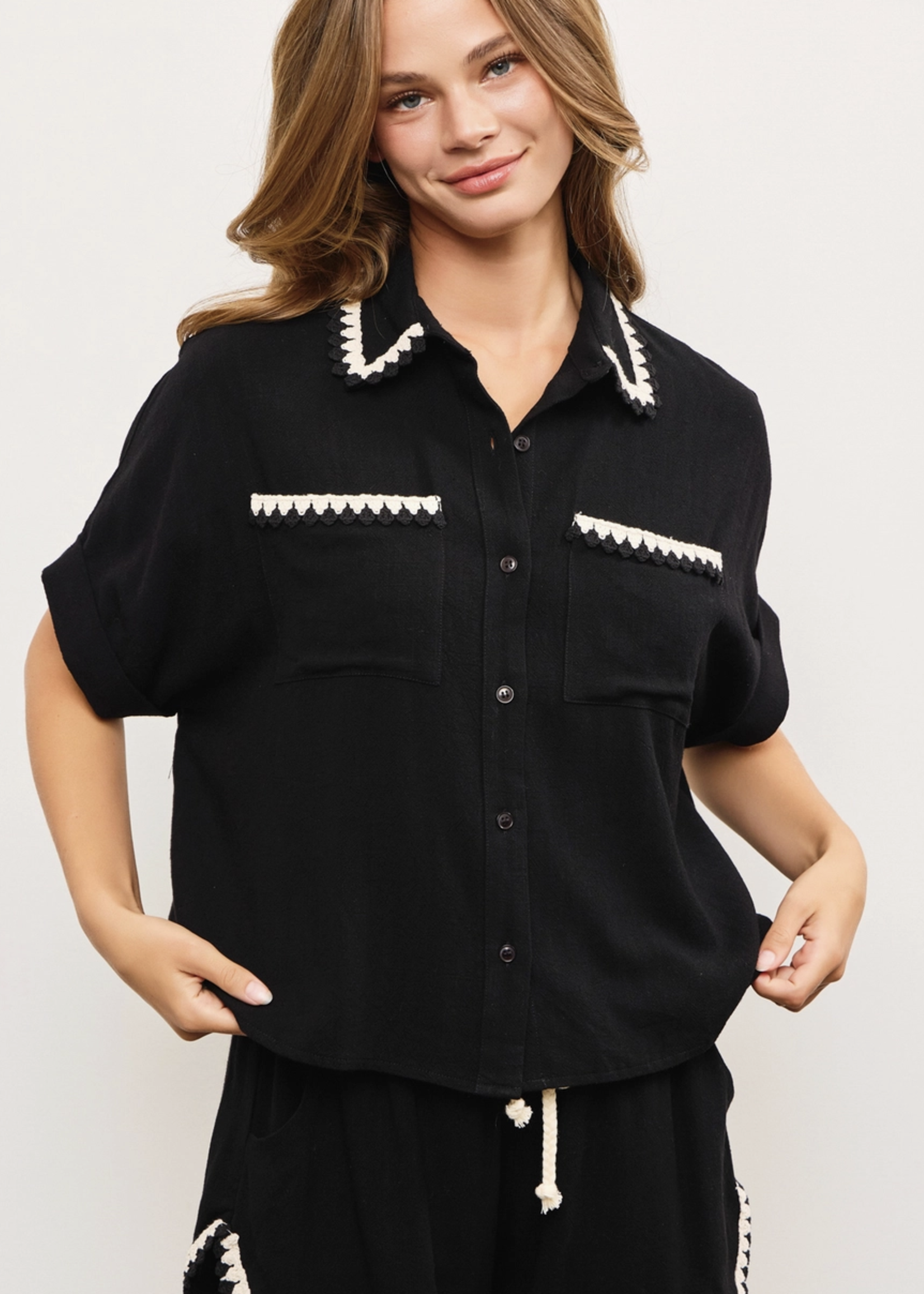 Embroidered Line Detail Short Sleeve Button Down Shirt
