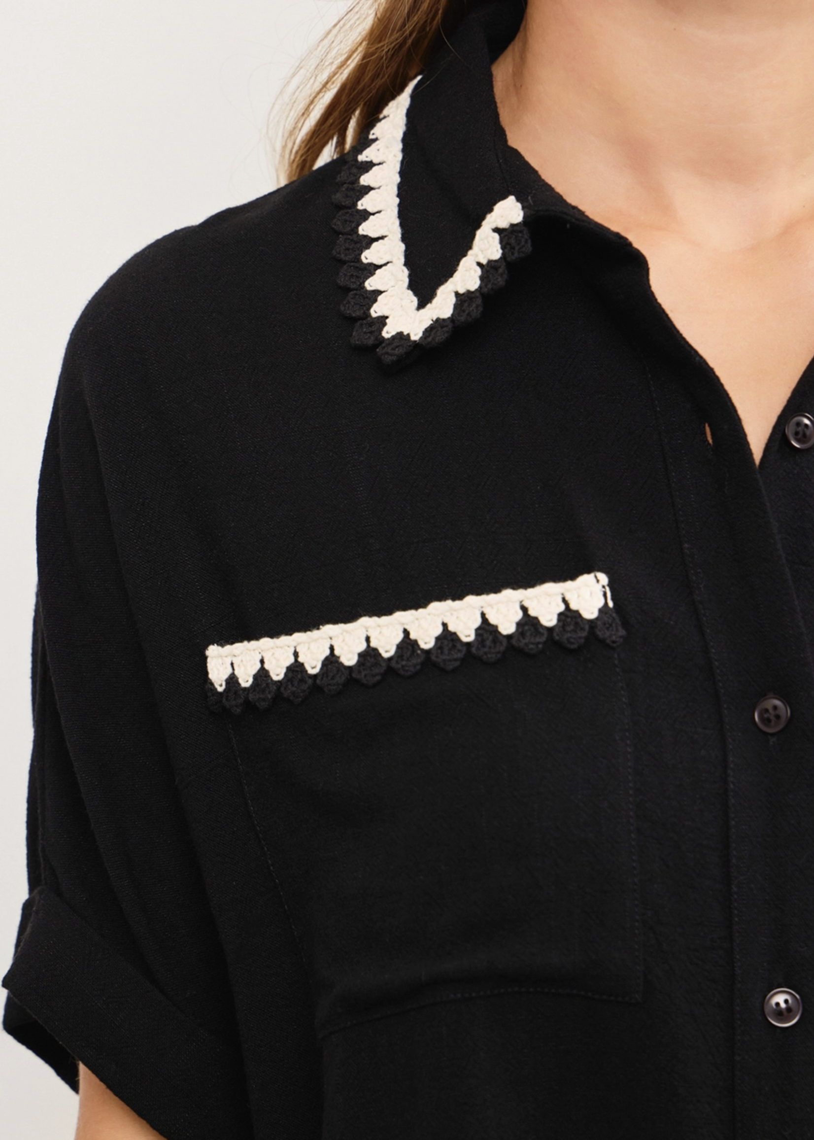 Embroidered Line Detail Short Sleeve Button Down Shirt