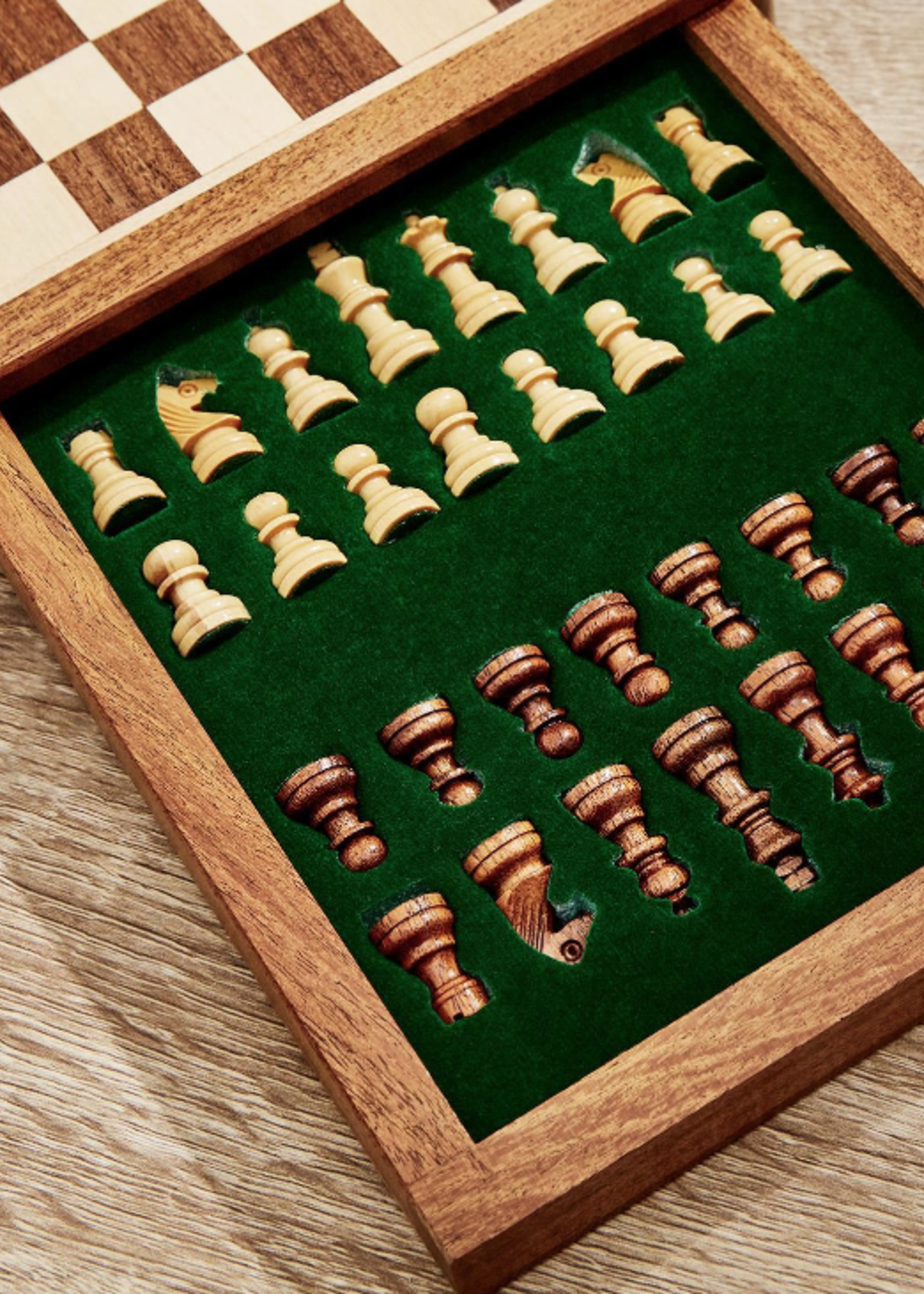 Magnetic Chess Set in Hand-Crafted Wooden Box (Acacia & Maple)