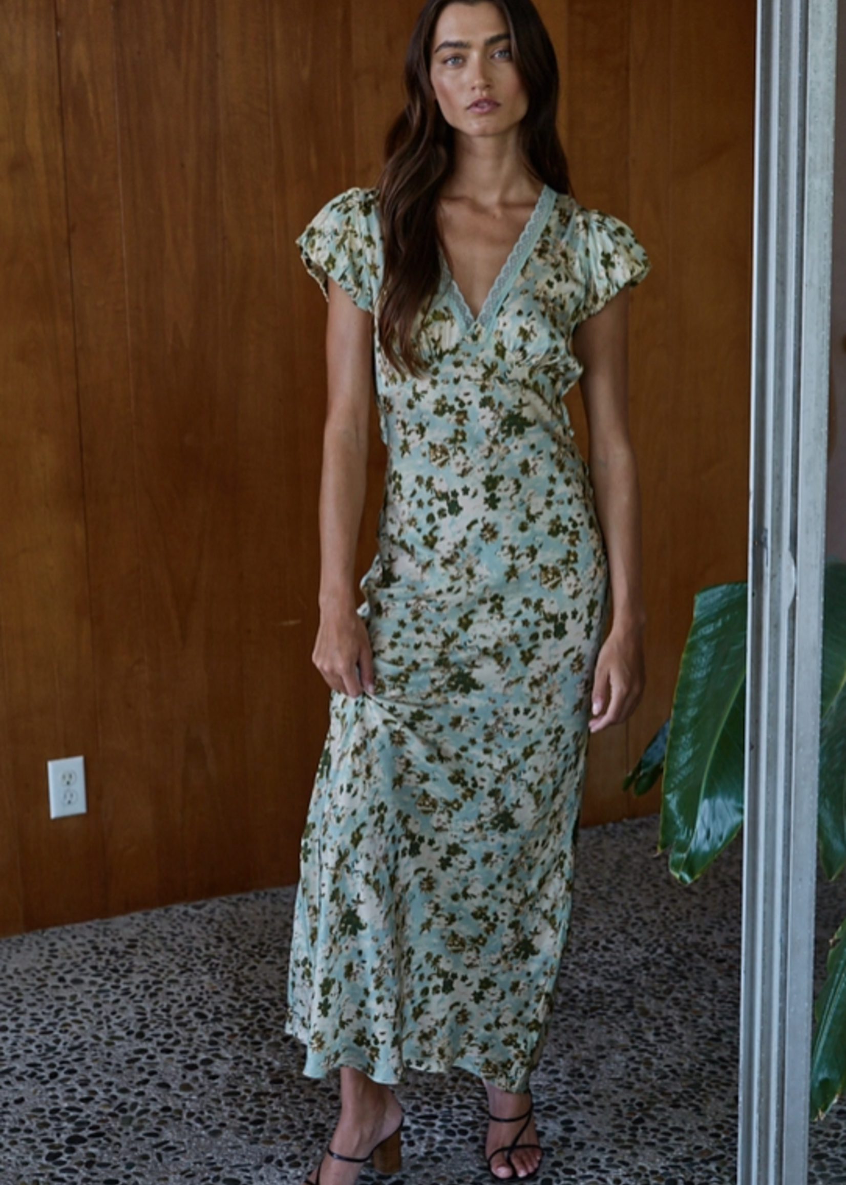 Floral Print V-Neck Short Puffed Capped Sleeves Maxi