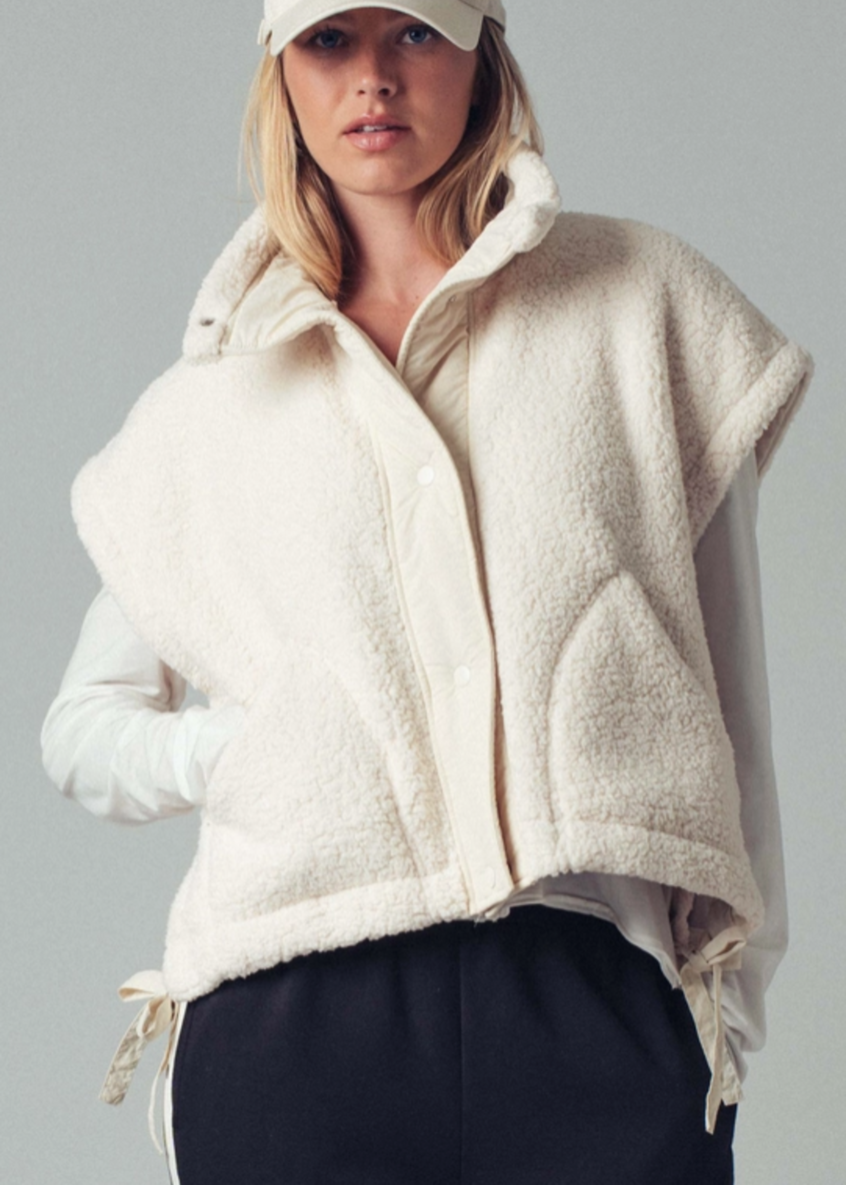 Quilted Collar Boxy Sherpa Vest
