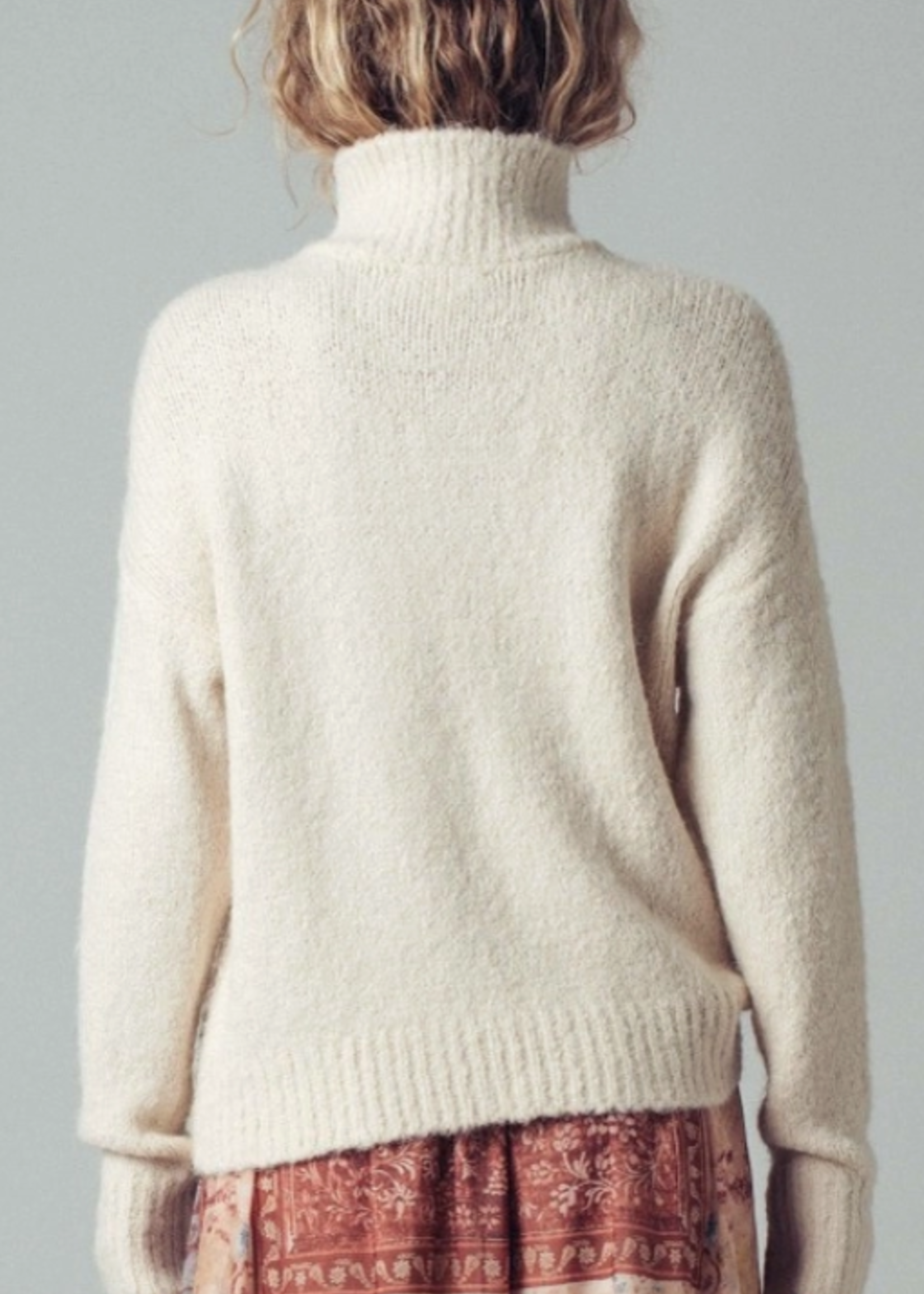 Textured Quarter-Zip Fold Collar Sweater