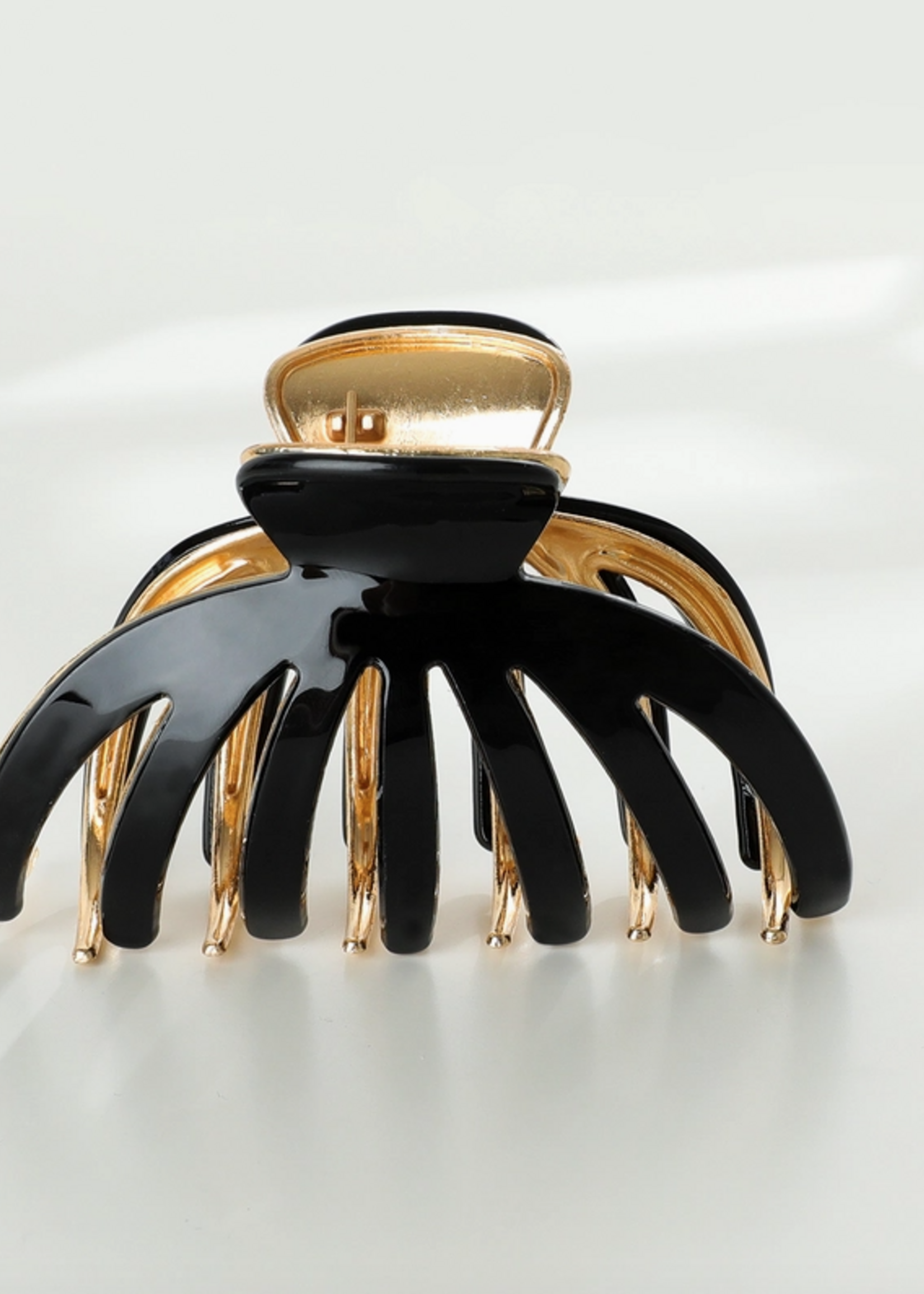 Hailey Solid Large Gold Octopus Claw Clip