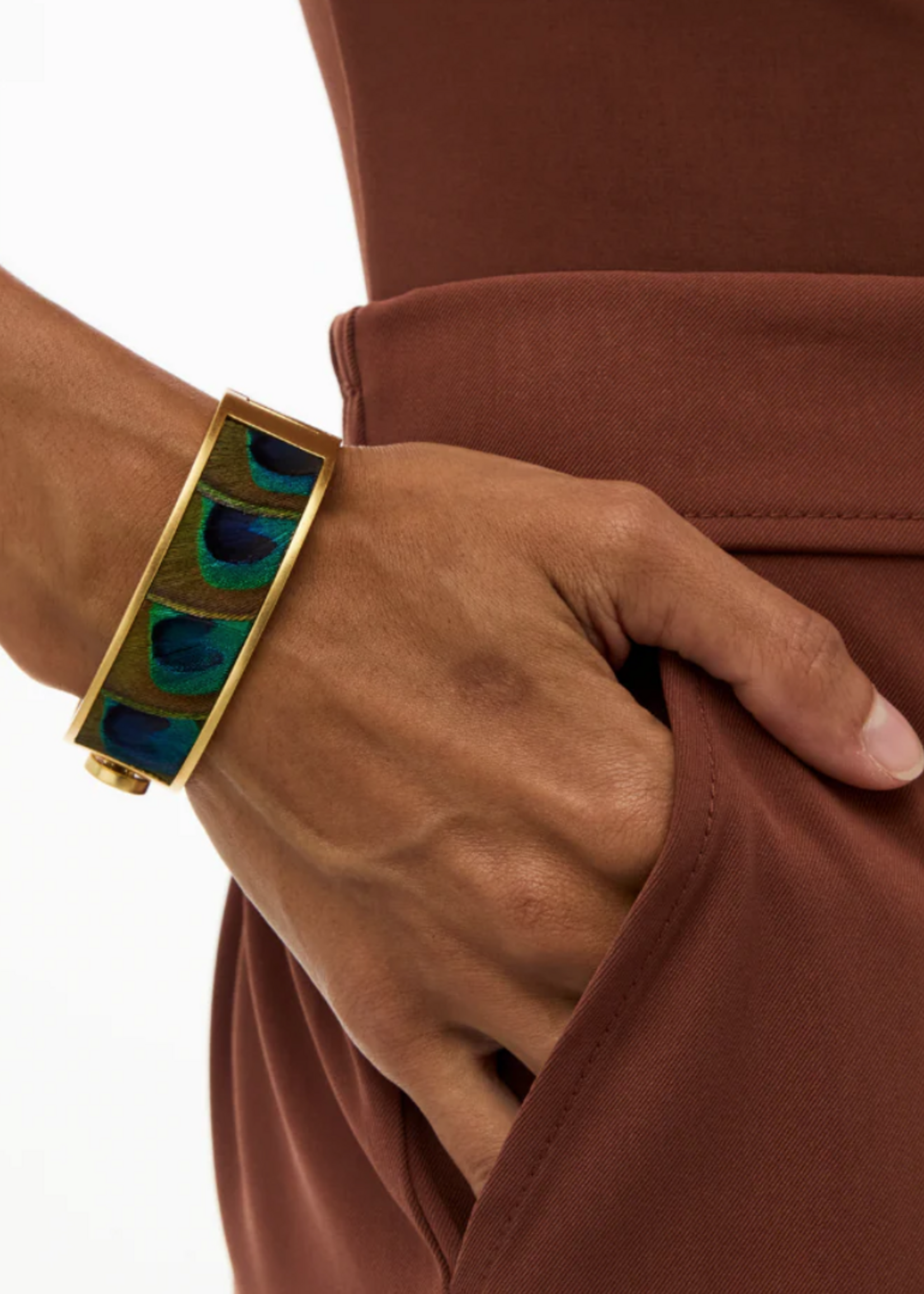 Elena Hinge Cuff 68