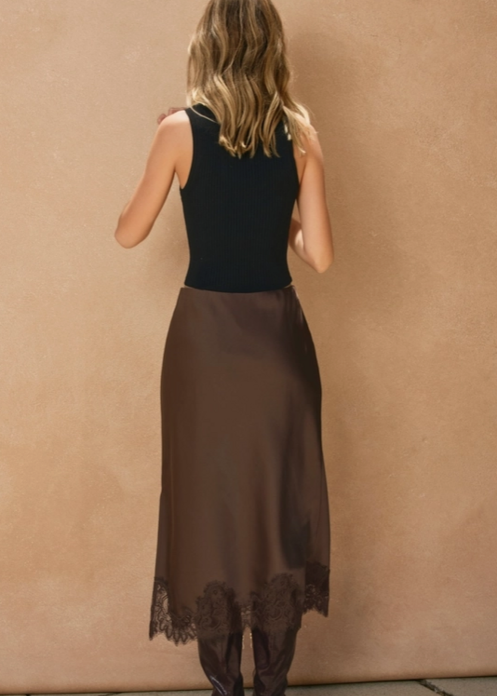 Dull Satin Lace Hem Pencil Skirt