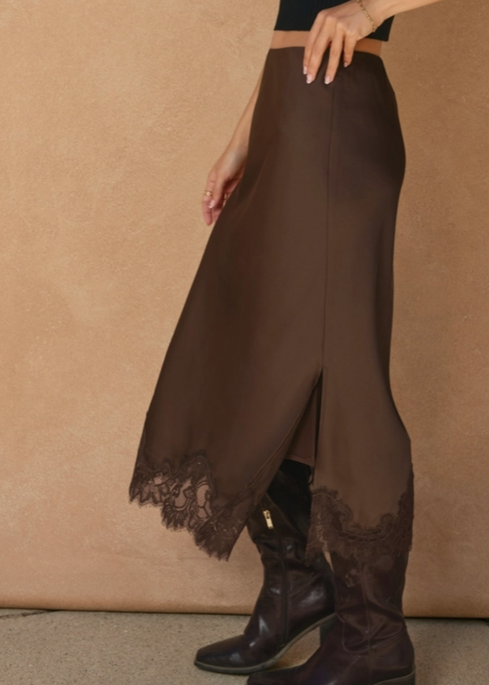 Dull Satin Lace Hem Pencil Skirt