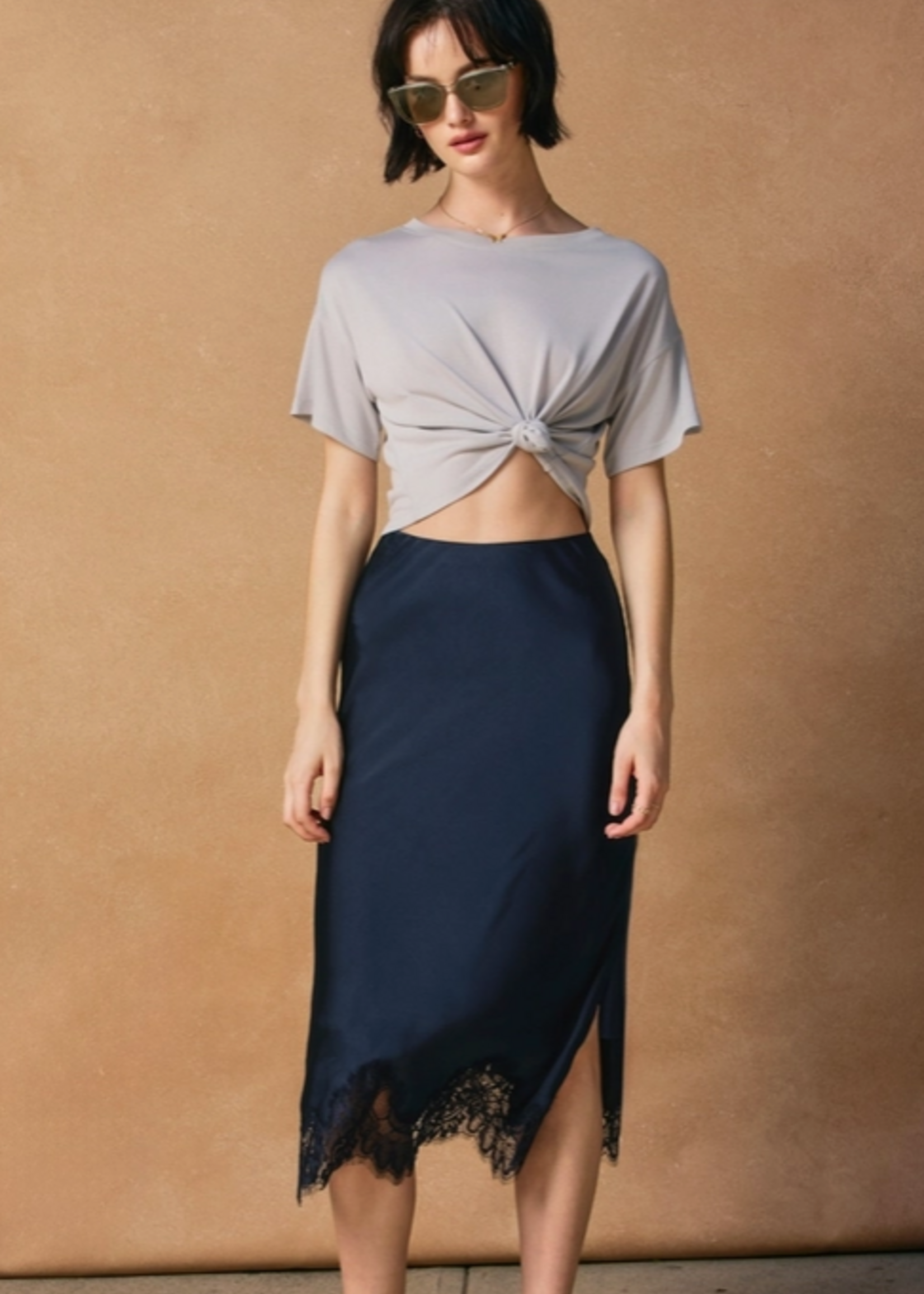 Dull Satin Lace Hem Pencil Skirt