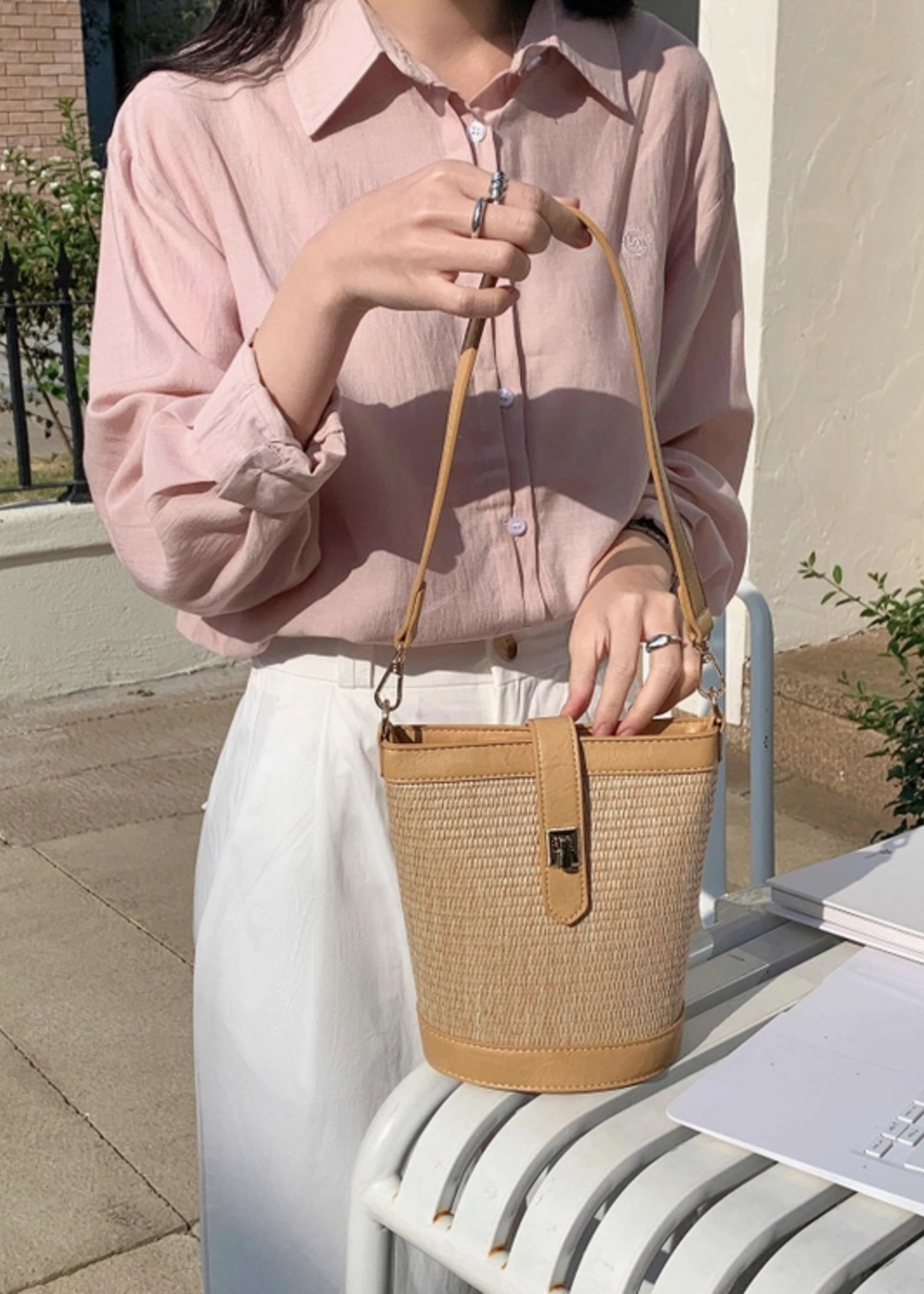 Turn Lock Straw Shoulder/Crossbody Bag