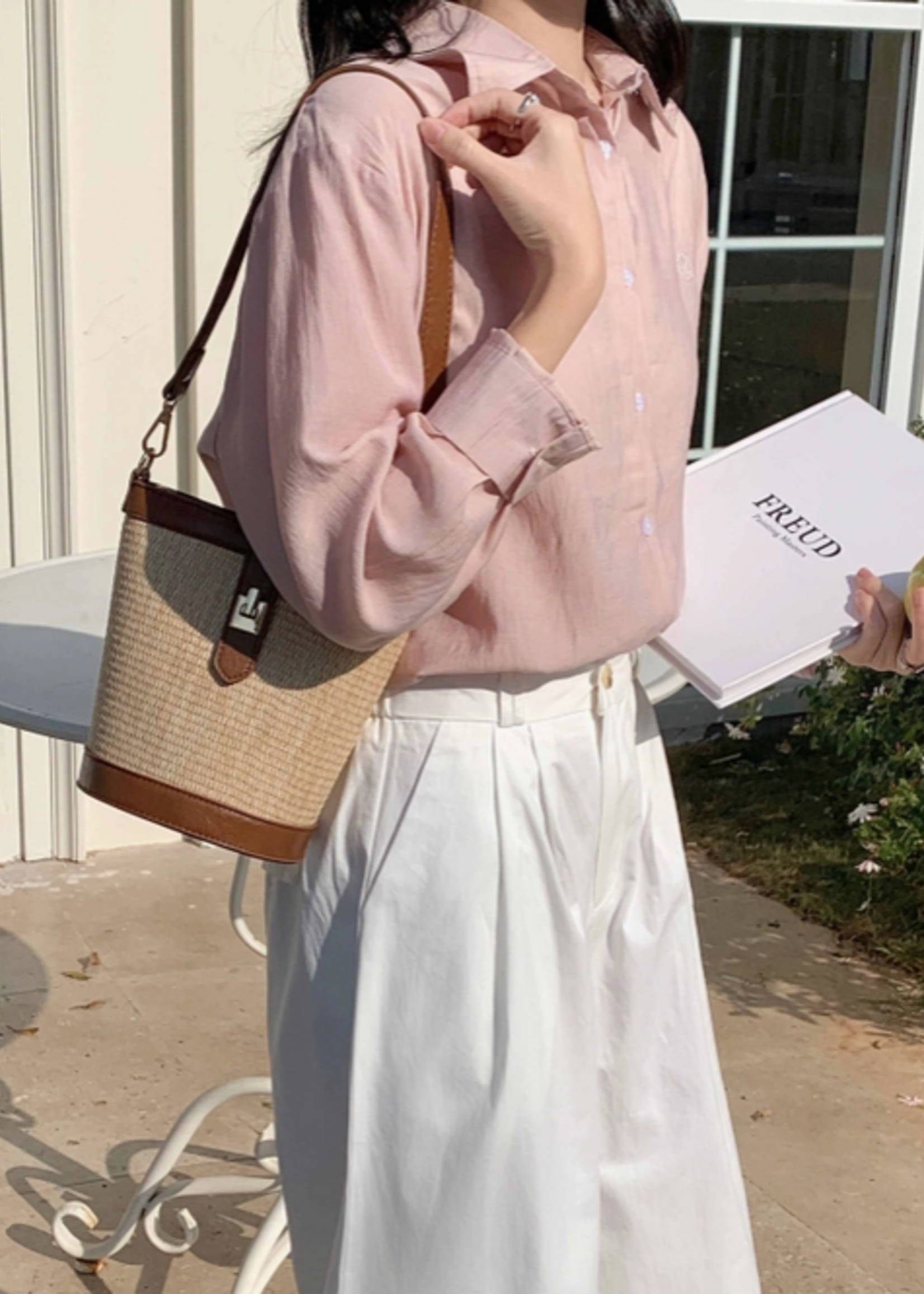 Turn Lock Straw Shoulder/Crossbody Bag