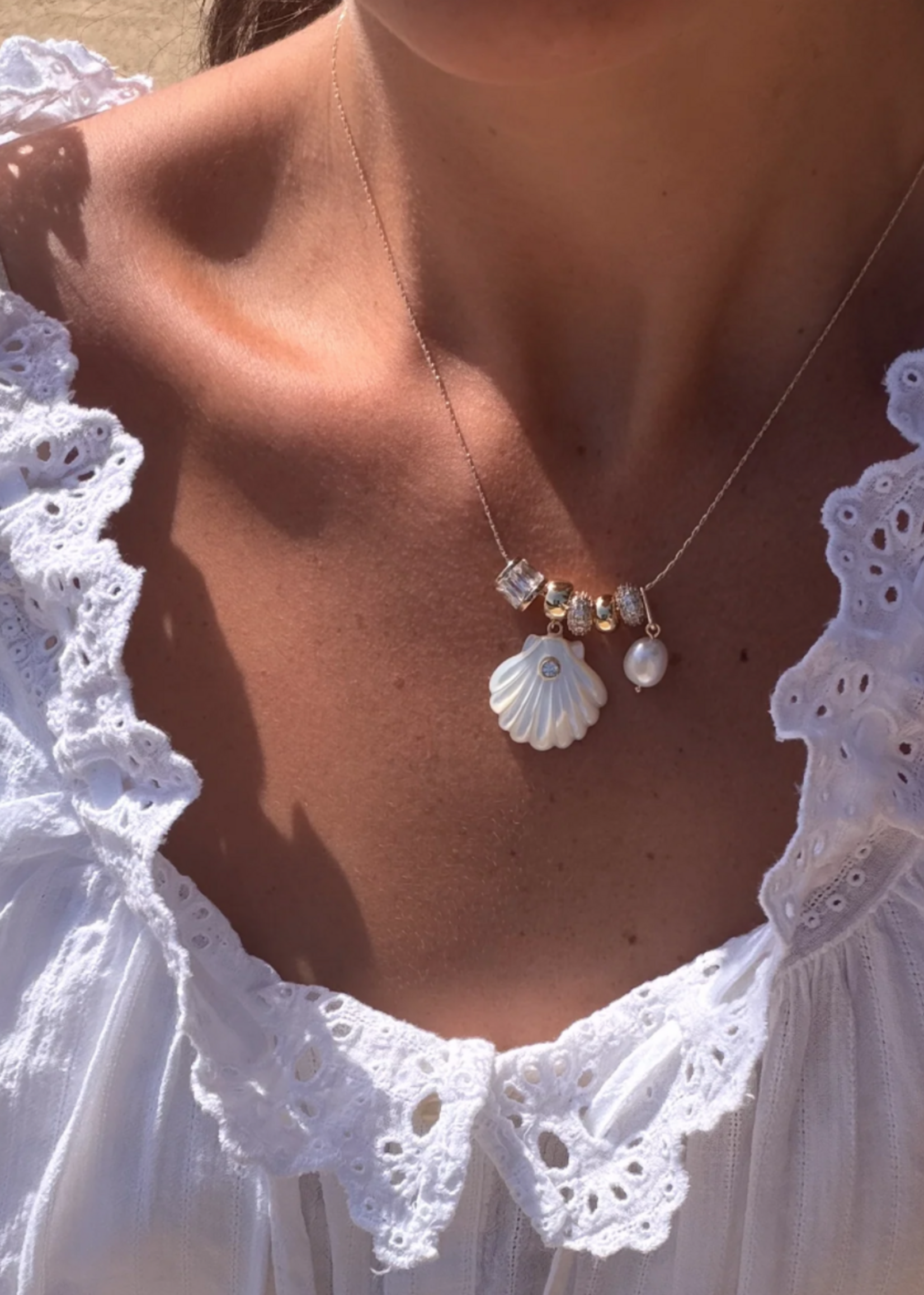 Coquille Soirée Mother Of Pearl Shell Necklace