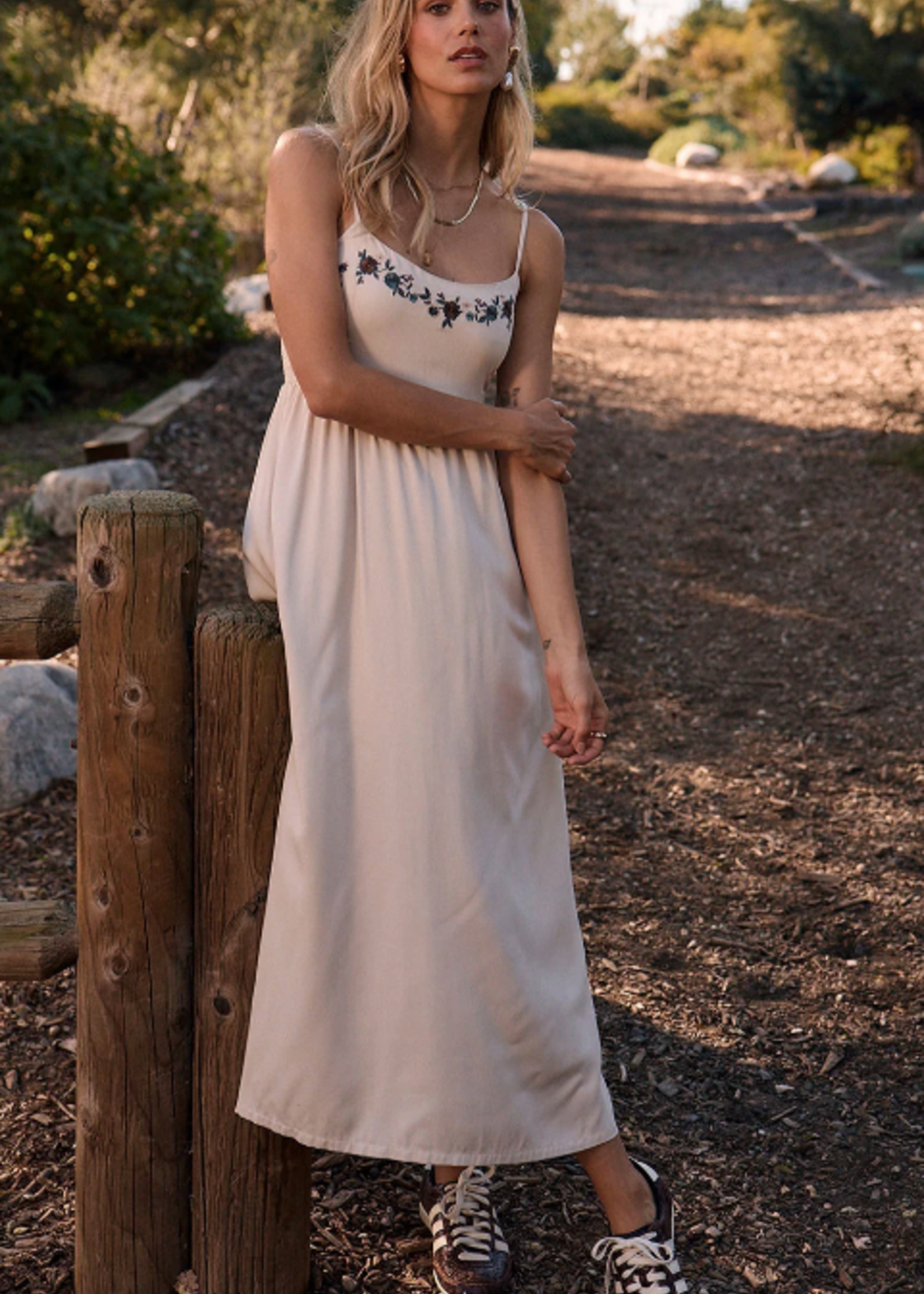 Peni Midi Dress