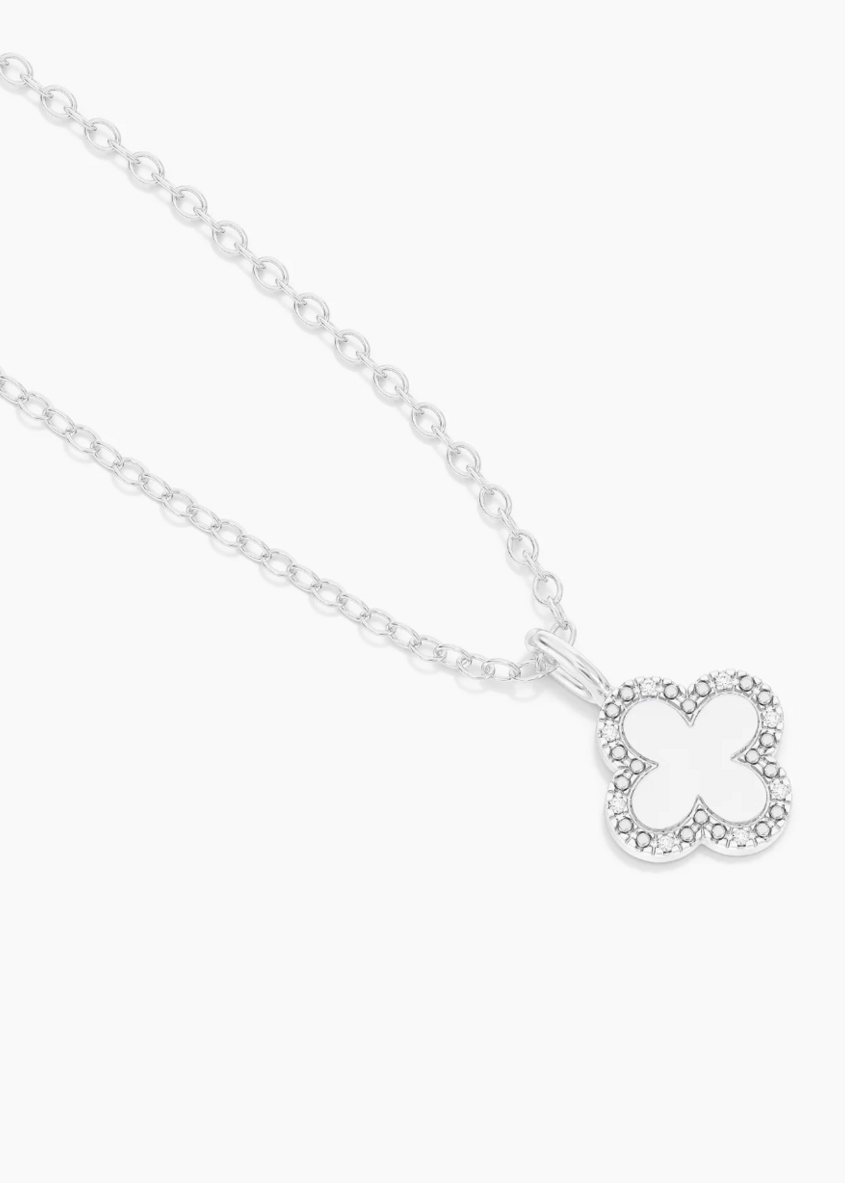 Classic Bloom Pendant Necklace