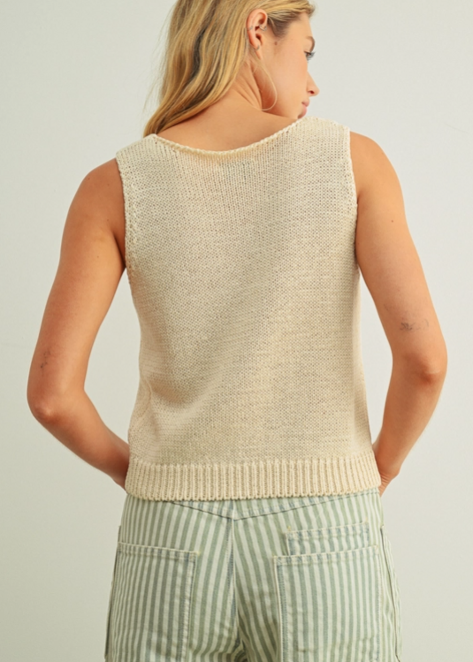 Sleeveless Roundneck Knitted Top