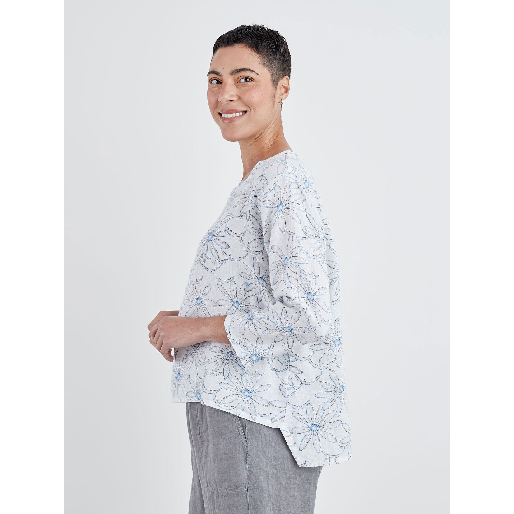 CUT LOOSE HI-LOW CROP TOP DAISY PRINT