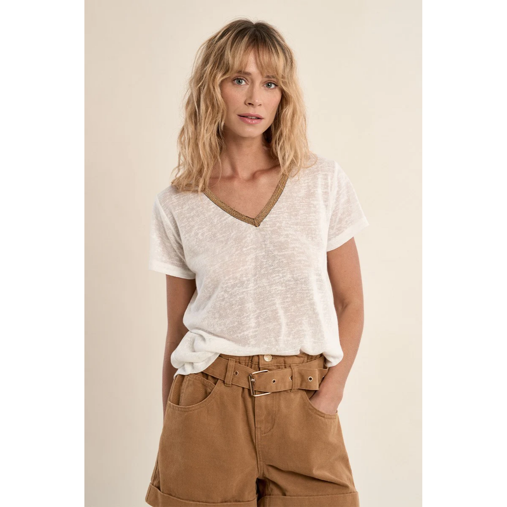 MOLLY BRACKEN MB V-NECK TEE W/GOLD TRIM