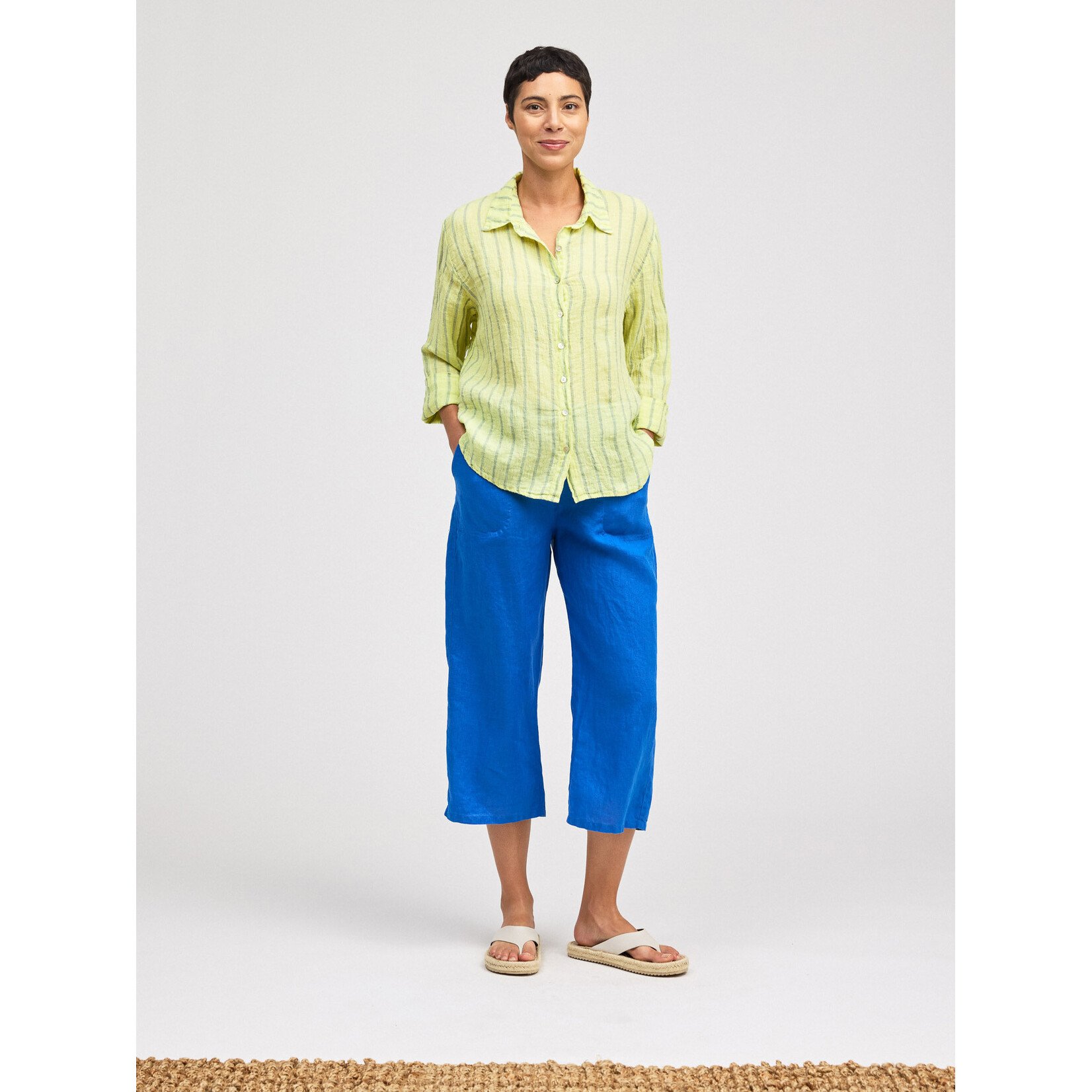 CUT LOOSE BLUE STRIPE HANKY LINEN CROP EASY SHIRT