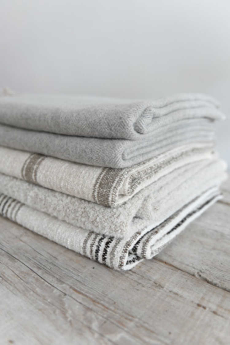 Winters Throw Blanket Natural & White