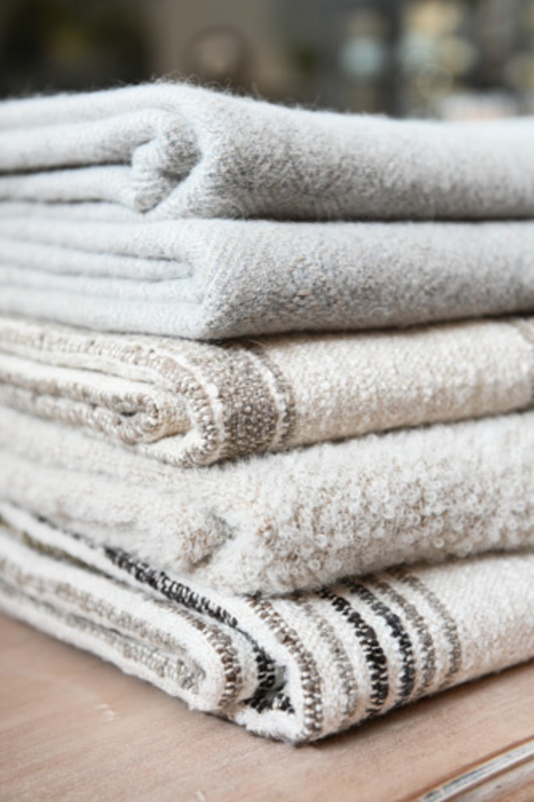 Winters Throw Blanket Natural & White