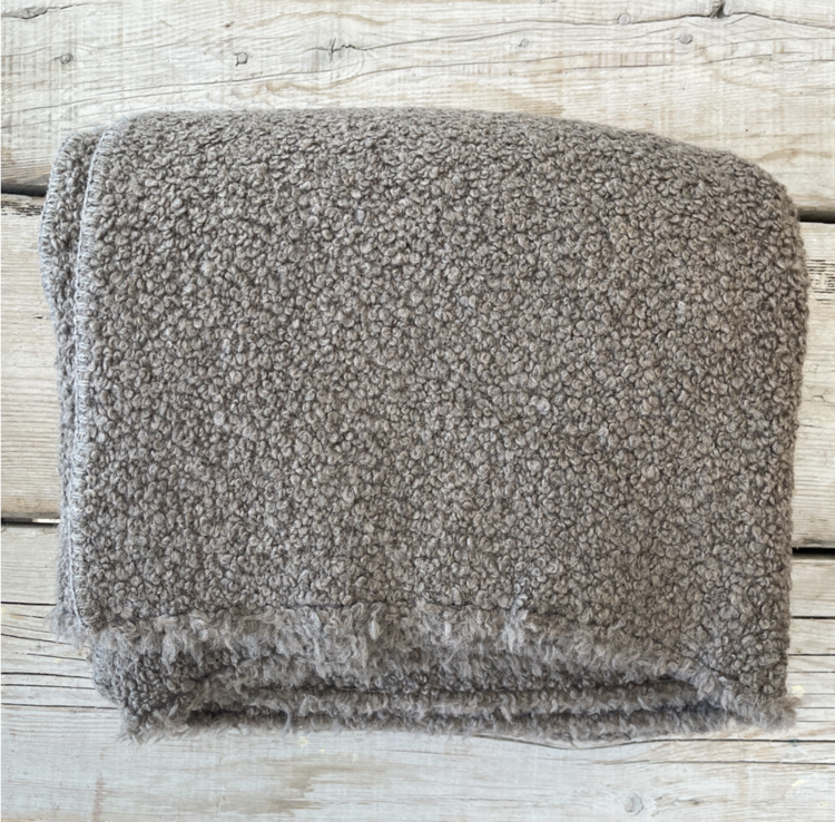 Kurlisuri Alpaca King Size Throw Blanket in Mink (warehouse item)