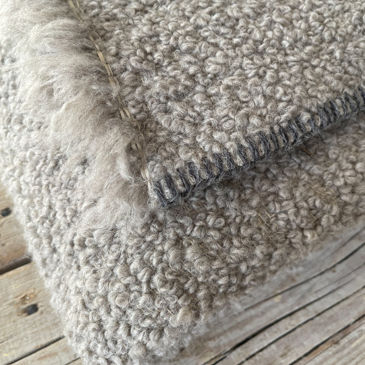 Kurlisuri Alpaca King Size Throw Light Grey