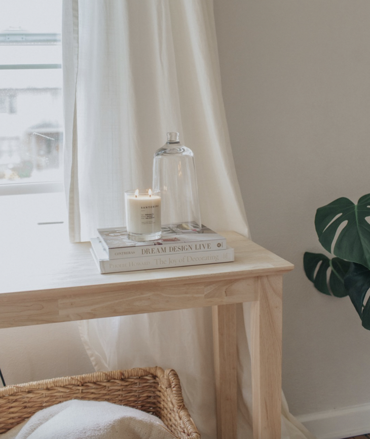 Escapist Scented Candle