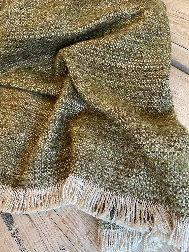 Naka Throw Blanket in Green