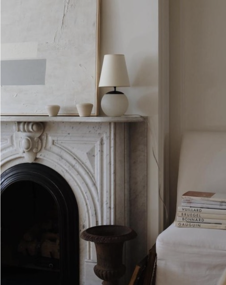 Terri Medium Round Lamp in Alabaster