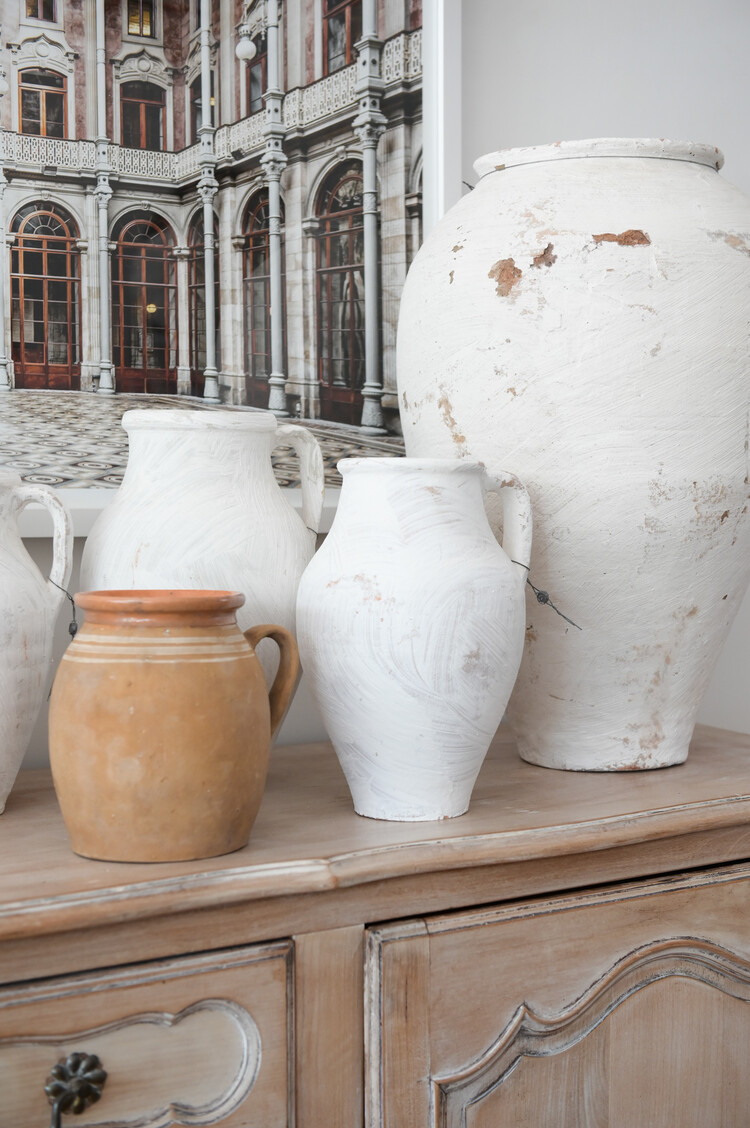 Antique Antique White-Wash Olive Pot Large