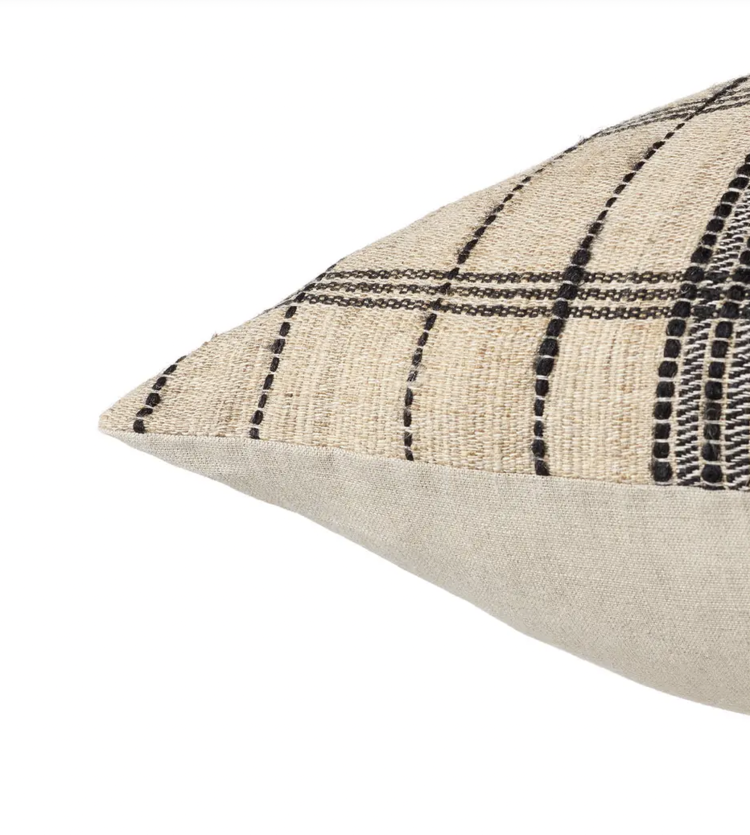 Carre Cushion 24x24"