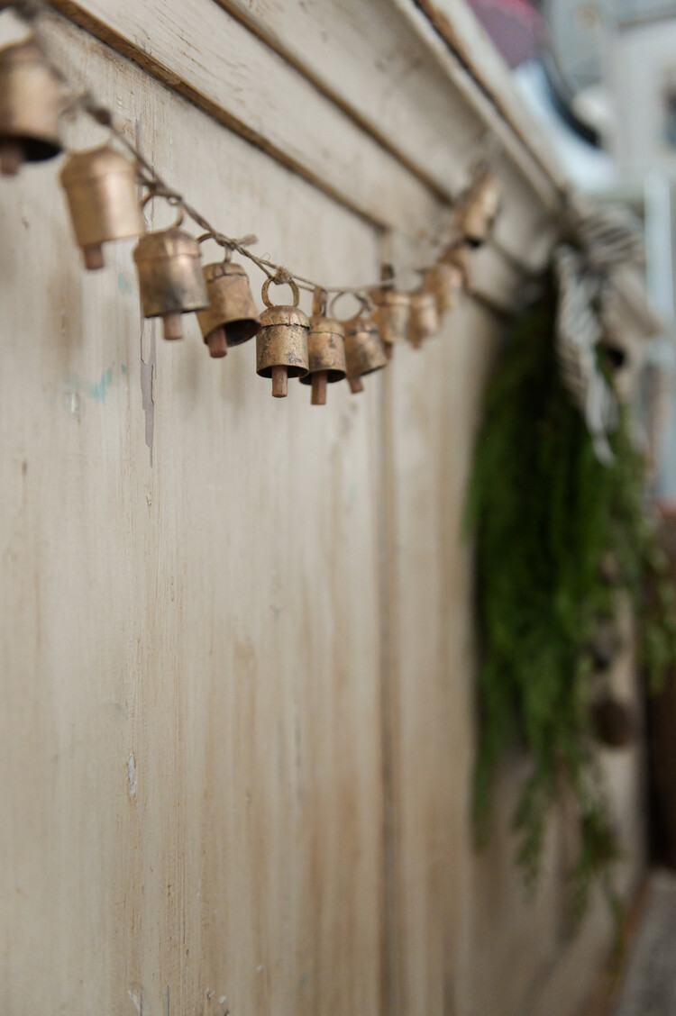 Noah Bell Garland Small (18 bells)