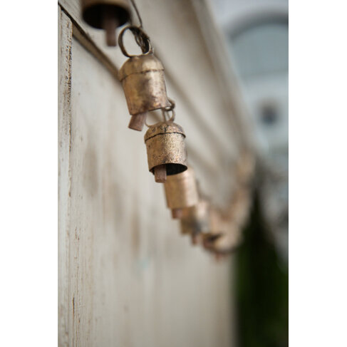 Noah Bell Garland Small