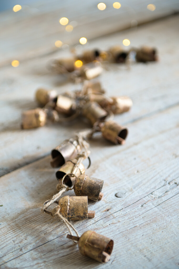 Noah Bell Garland Small (18 bells)