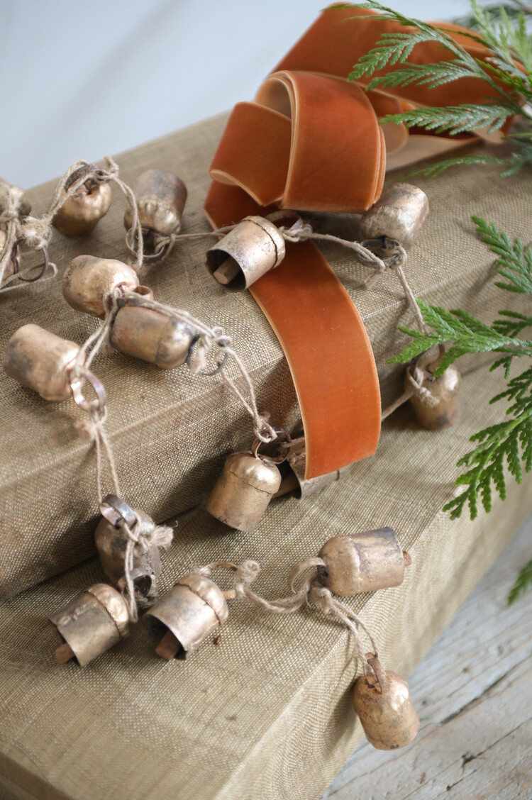 Noah Bell Garland Small (18 bells)