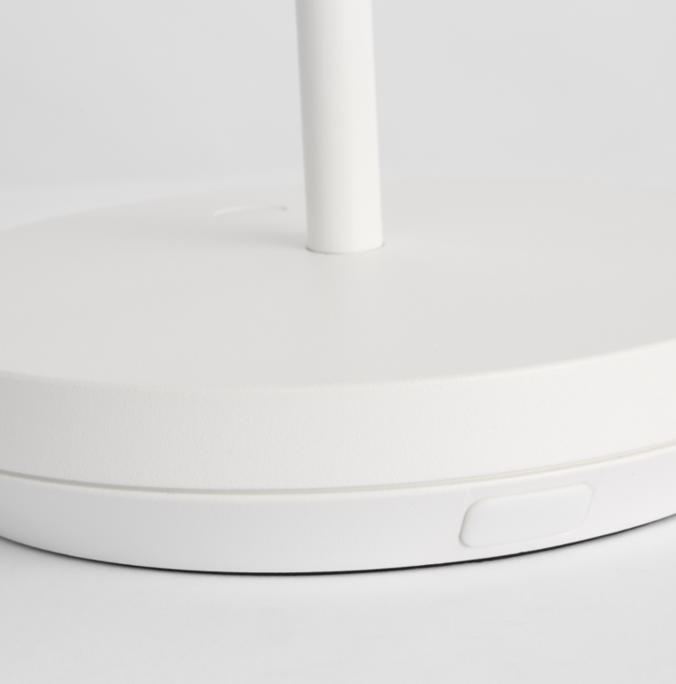 Doppia Accent Rechargeable Table Lamp