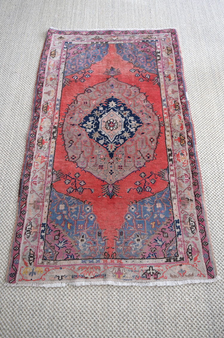 Vintage Vintage Wool Rug