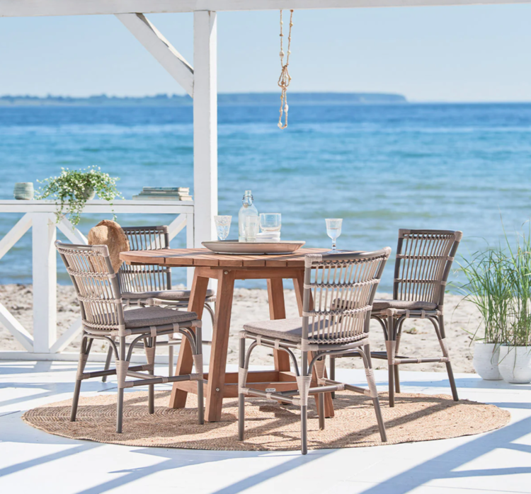 Sika Design George Teak Round Table