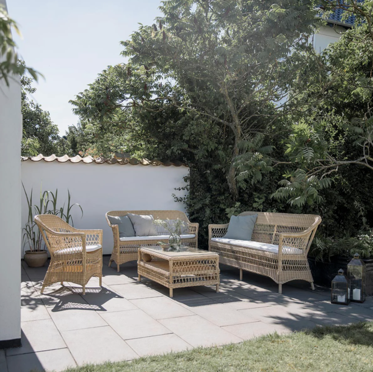 Charlot Outdoor Sofa – Durable Weather‑Resistant Patio Seating