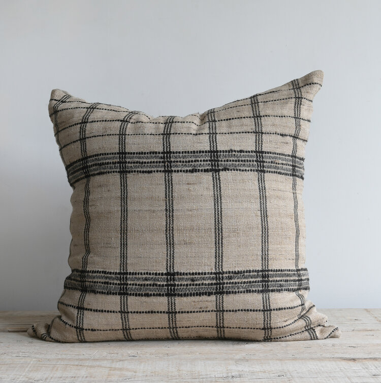 Carre Cushion 24x24"