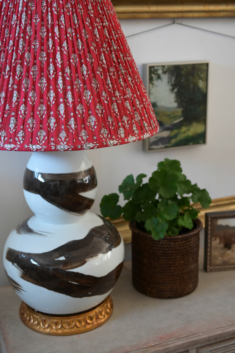 Brushstroke Lamp in Brown